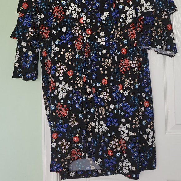 Plus & Tall Floral Calvin Klein Long Bell Sleeve Dress - Picture 2 of 3